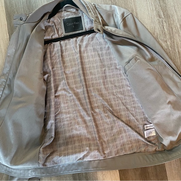 Calvin Klein Faux Leather Full Zip Jacket Silver Men’s Small (Fits like Medium) - Picture 2 of 5